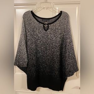 Beautiful sweater. Size Medium